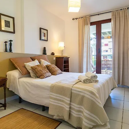Appartement Stunning In With Kitchen